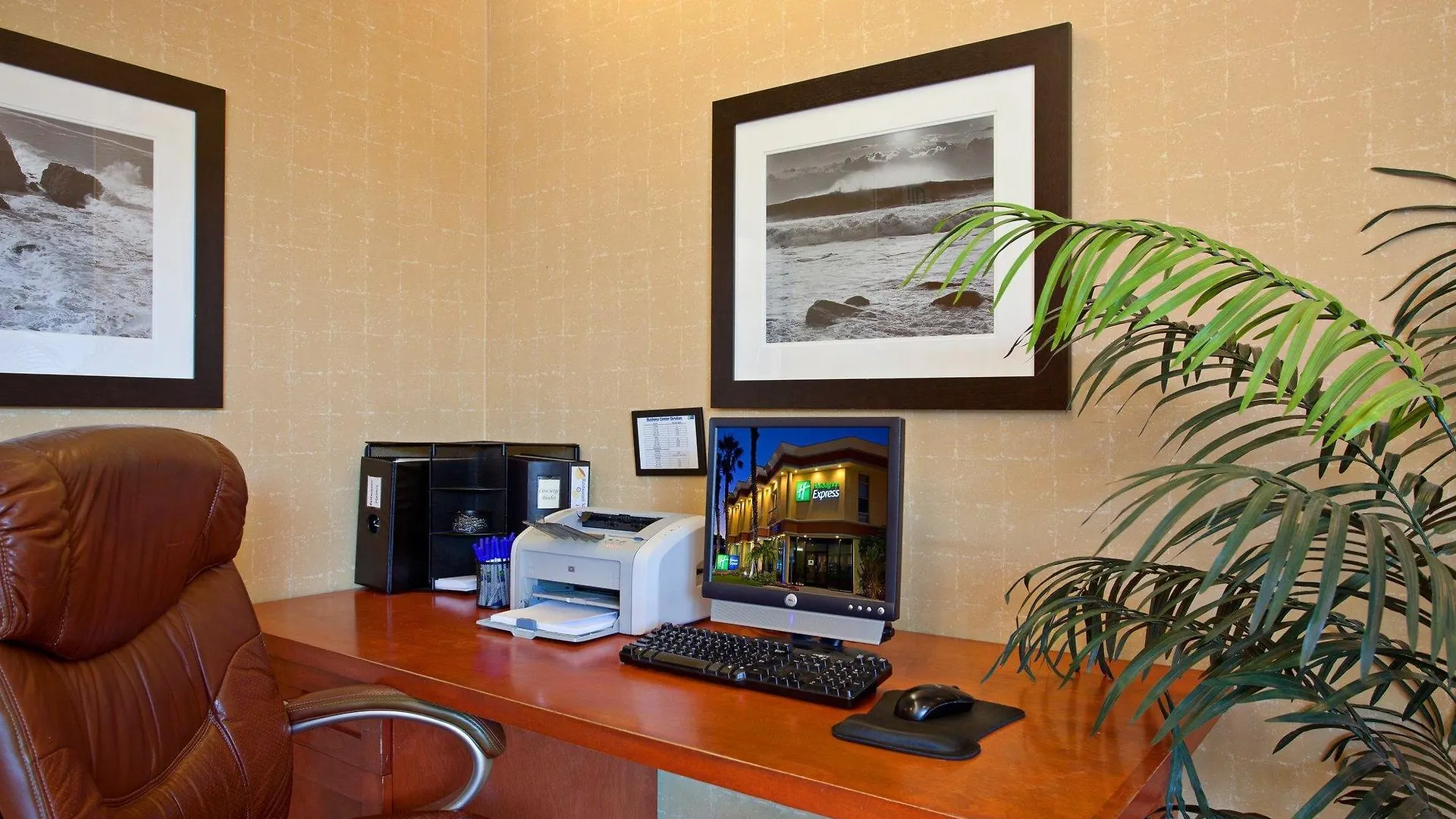 Holiday Inn Express Newport Beach By Ihg 3*,  United States