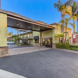 Western Pavilions *** Anaheim