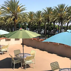Kings At The Park & Convention Center ** Anaheim