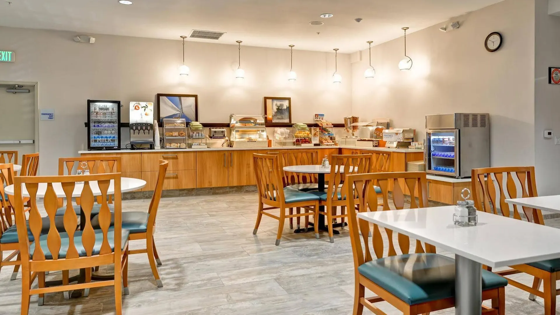 Holiday Inn Express Newport Beach By Ihg 3*,